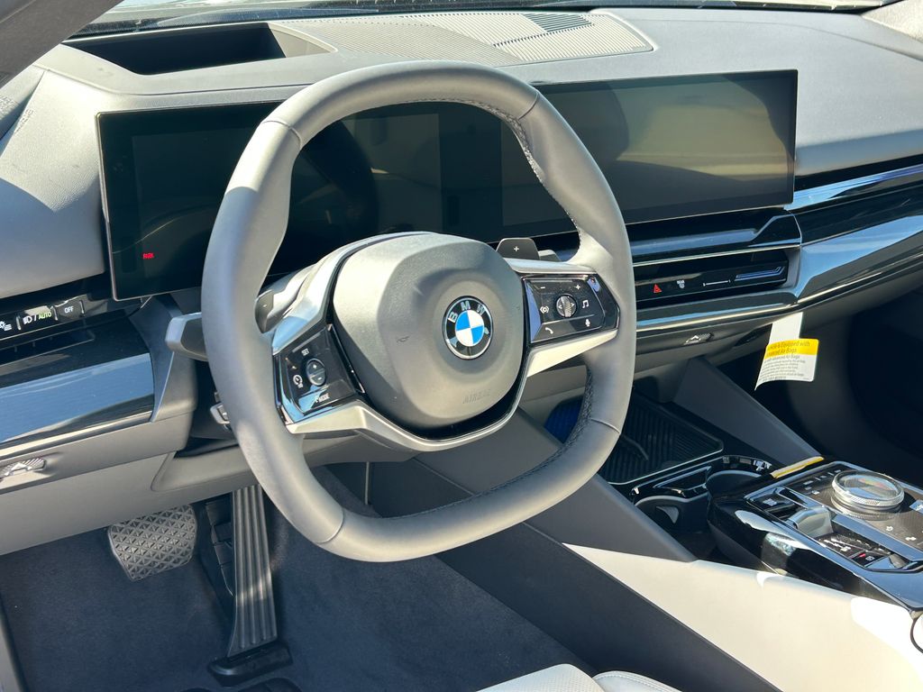 2025 BMW 5 Series 530i 13