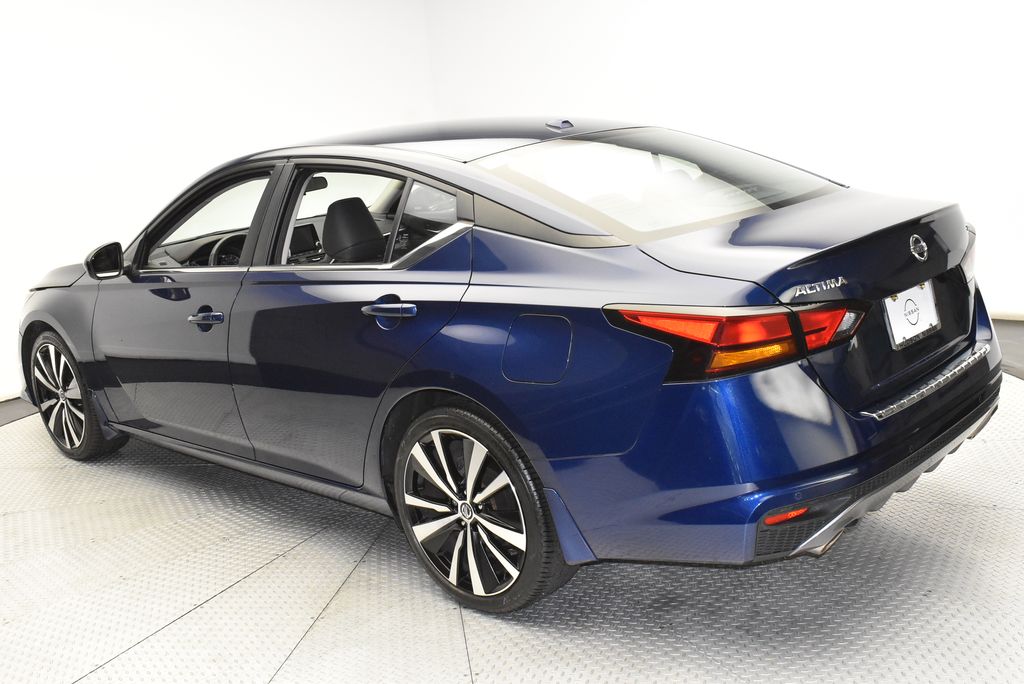 2022 Nissan Altima SR 7