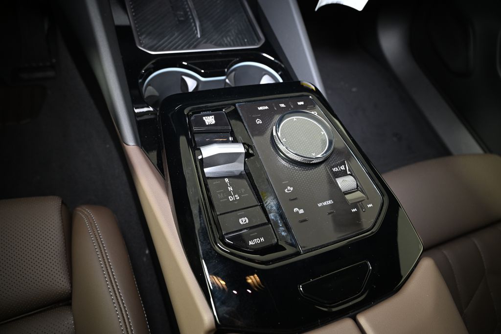 Thumbnail: 2026 BMW 5 Series - 19
