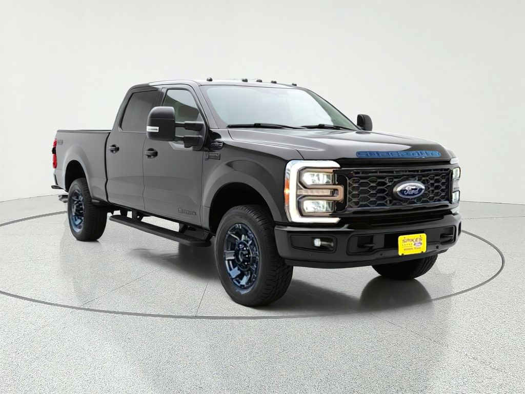  2023 Ford F-250 Super Duty Lariat Crew Cab 4WD   