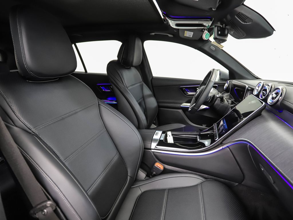 Thumbnail: 2025 Mercedes-Benz GLC - 30