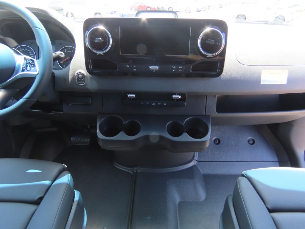 2025 Mercedes-Benz Sprinter 2500 14
