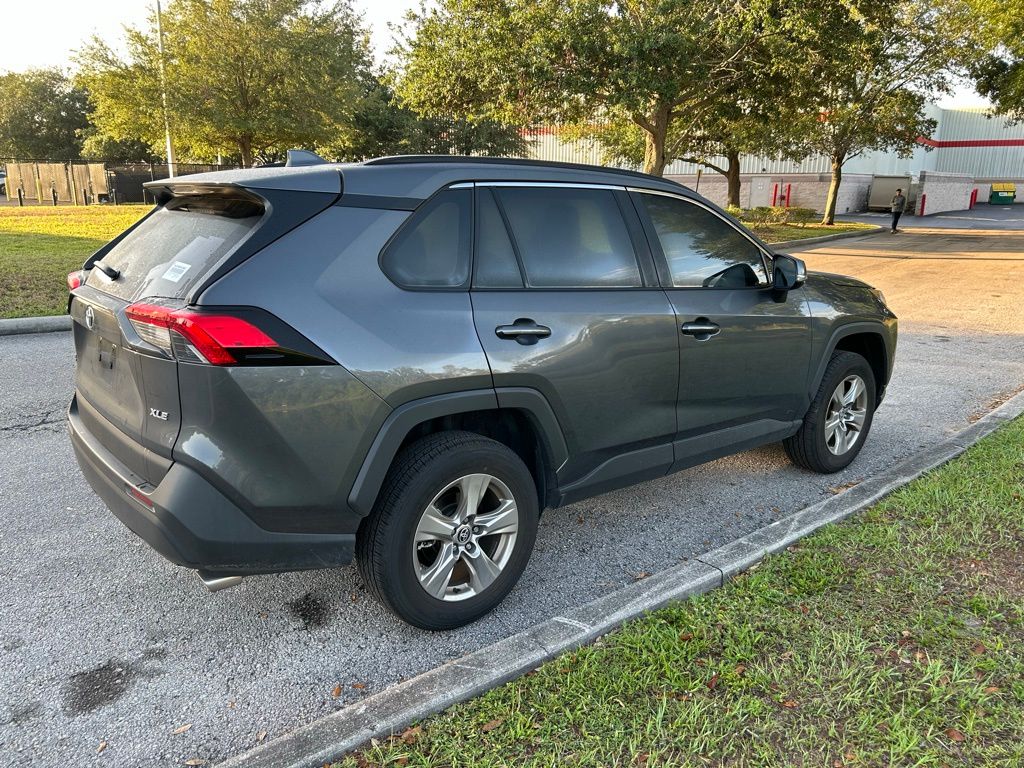 2023 Toyota RAV4 XLE 5