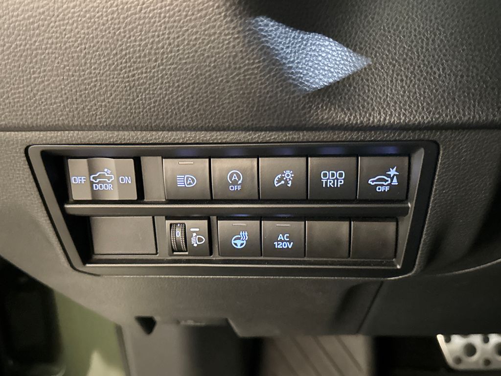 Certified Used 2022 Green Toyota SR5 image 18