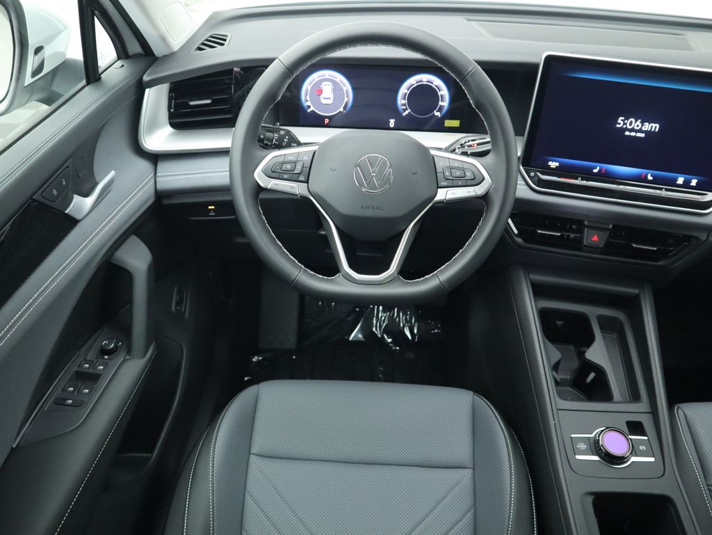 2025 Volkswagen Tiguan 2.0T 11