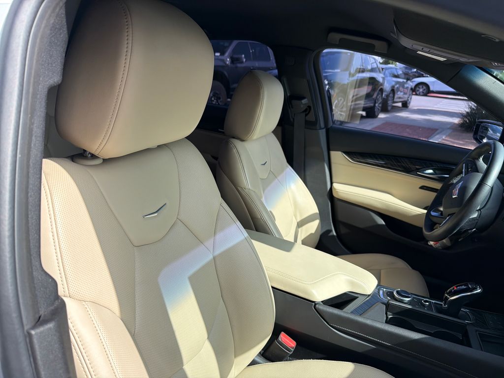 Used 2022 White Cadillac Premium Luxury image 39