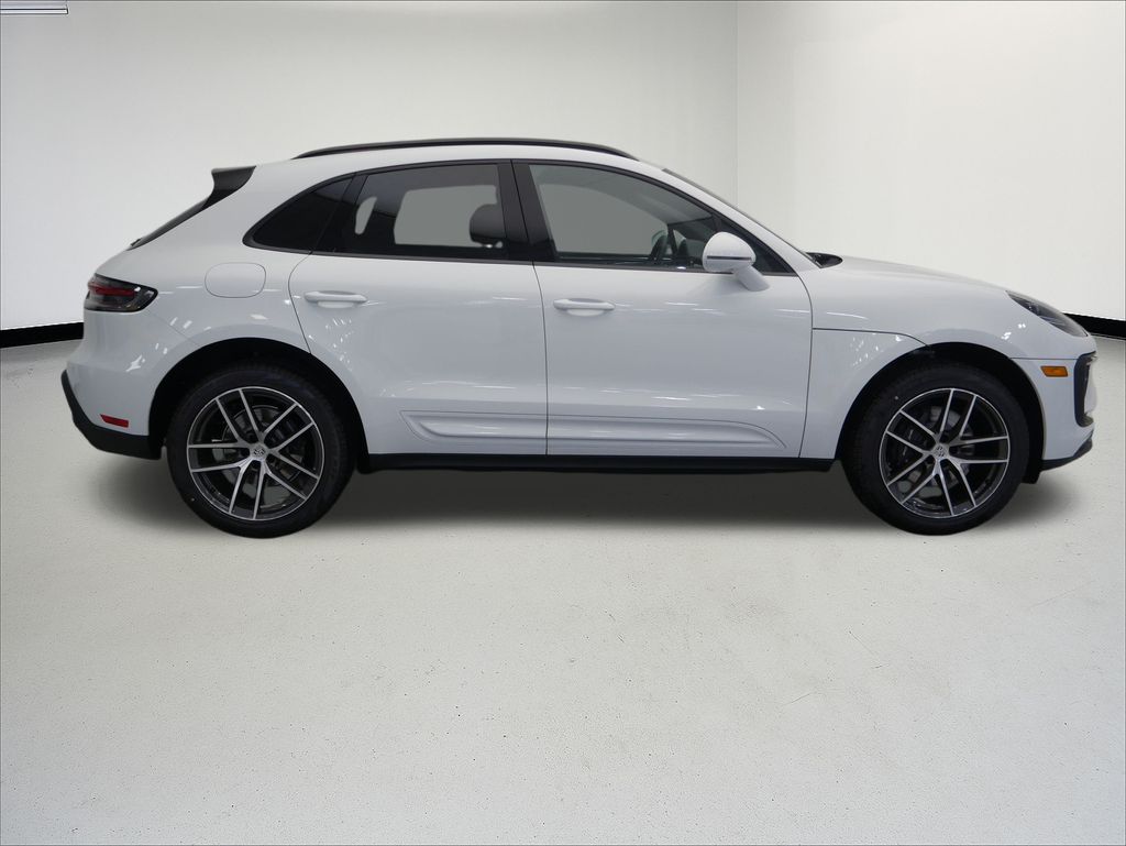Thumbnail: 2026 Porsche Macan - 8