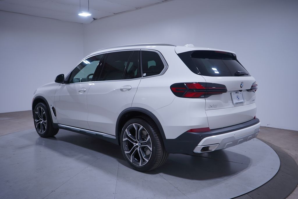 Thumbnail: 2026 BMW X5 - 3