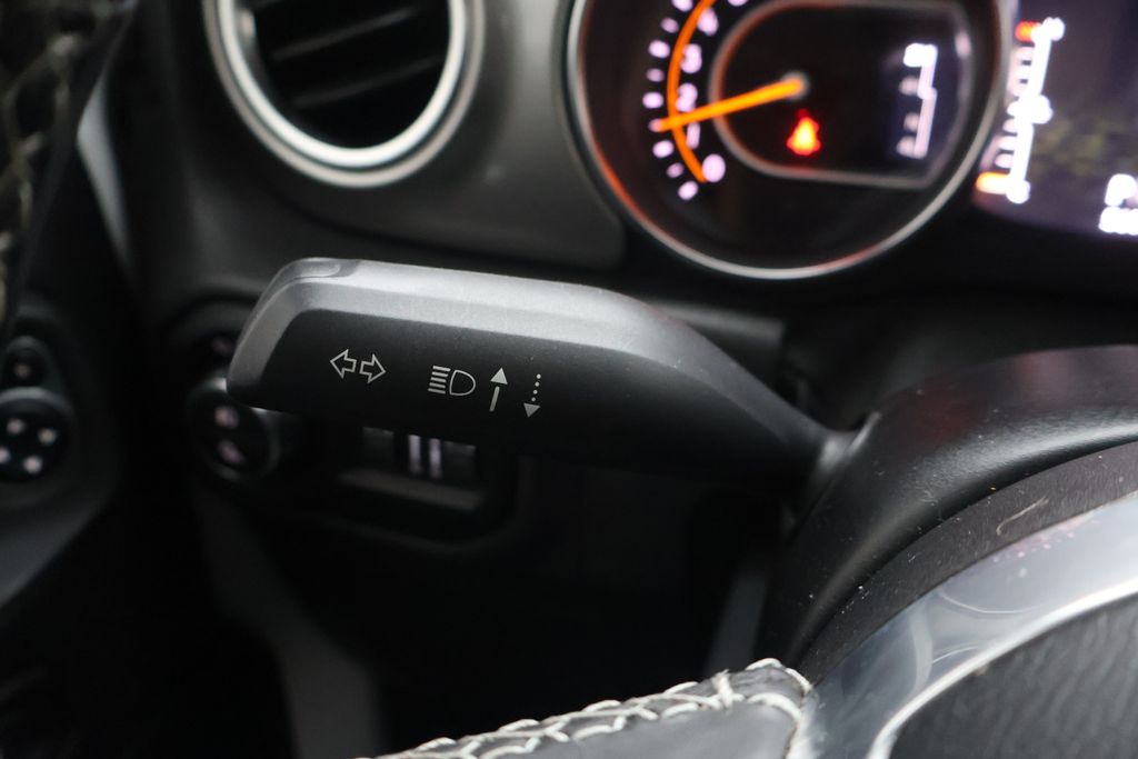 Thumbnail: 2020 Jeep Gladiator - 19