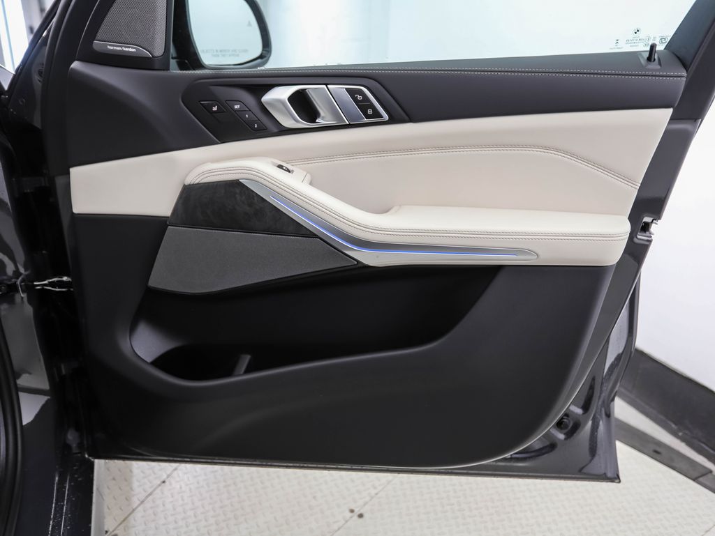 Thumbnail: 2026 BMW X5 - 29