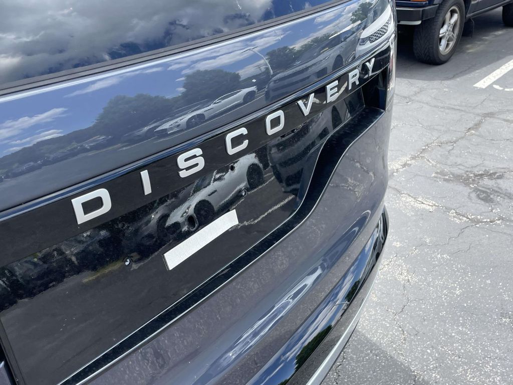 New 2026 Blue Land Rover  image 8