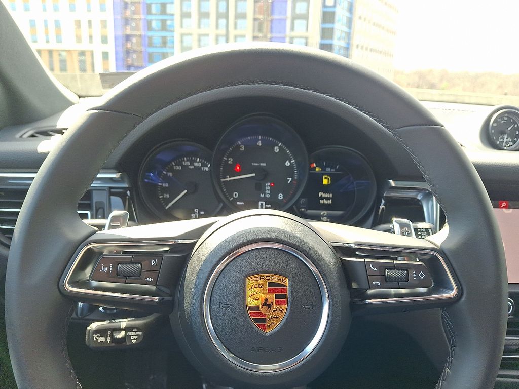 Thumbnail: 2026 Porsche Macan - 21