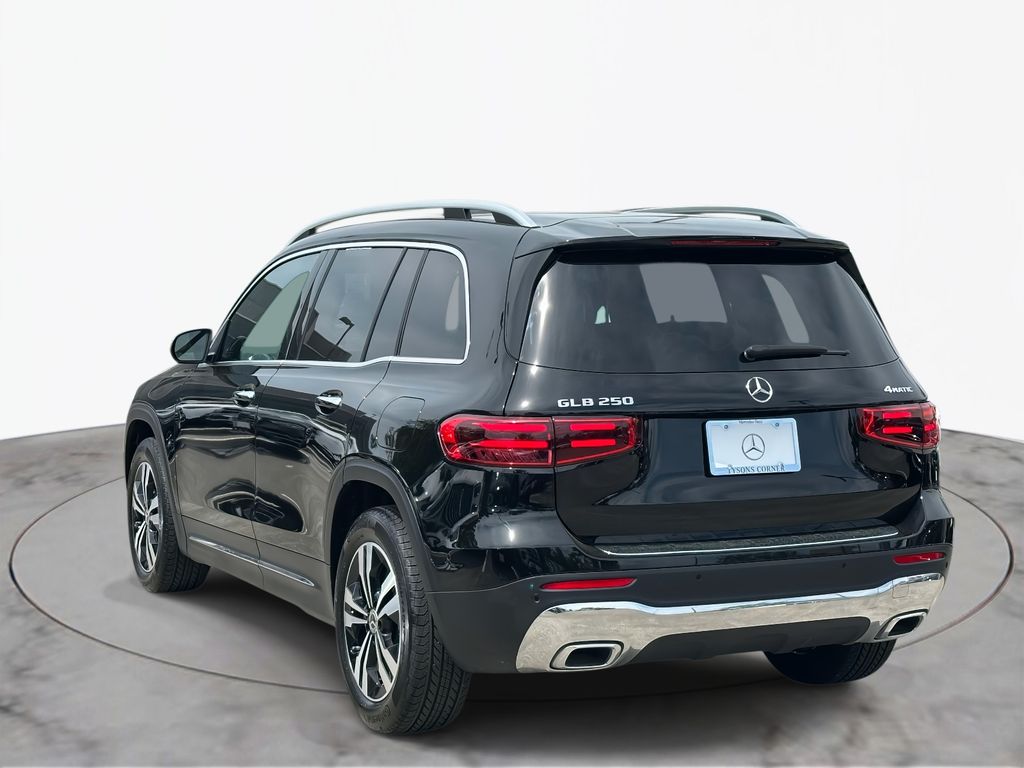 2025 Mercedes-Benz GLB 250 6