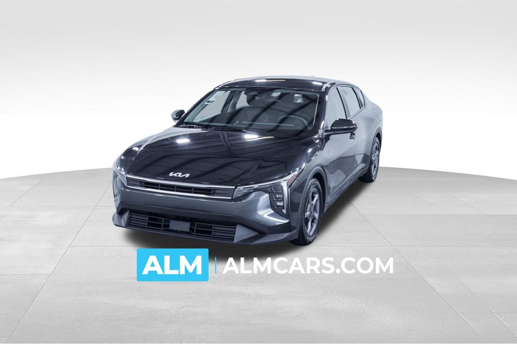 2025 Kia K4 LXS AT's photo