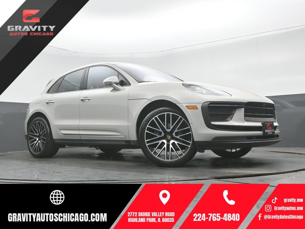2022 Porsche Macan -'s photo