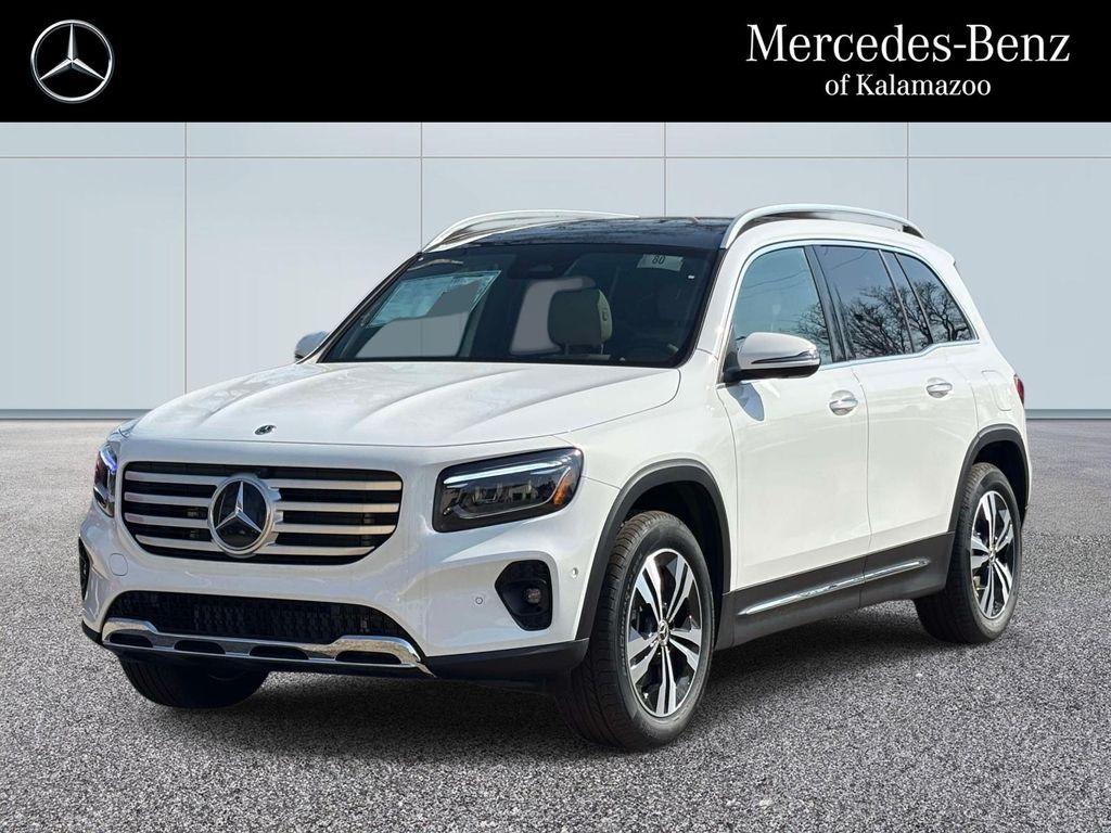 Polar White 2026 Mercedes-Benz GLB 250 4MATIC SUV / Crossover All-Wheel Drive 8-Speed Dual Clutch