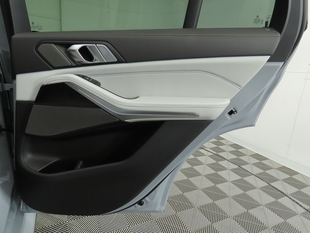 Thumbnail: 2026 BMW X5 - 28