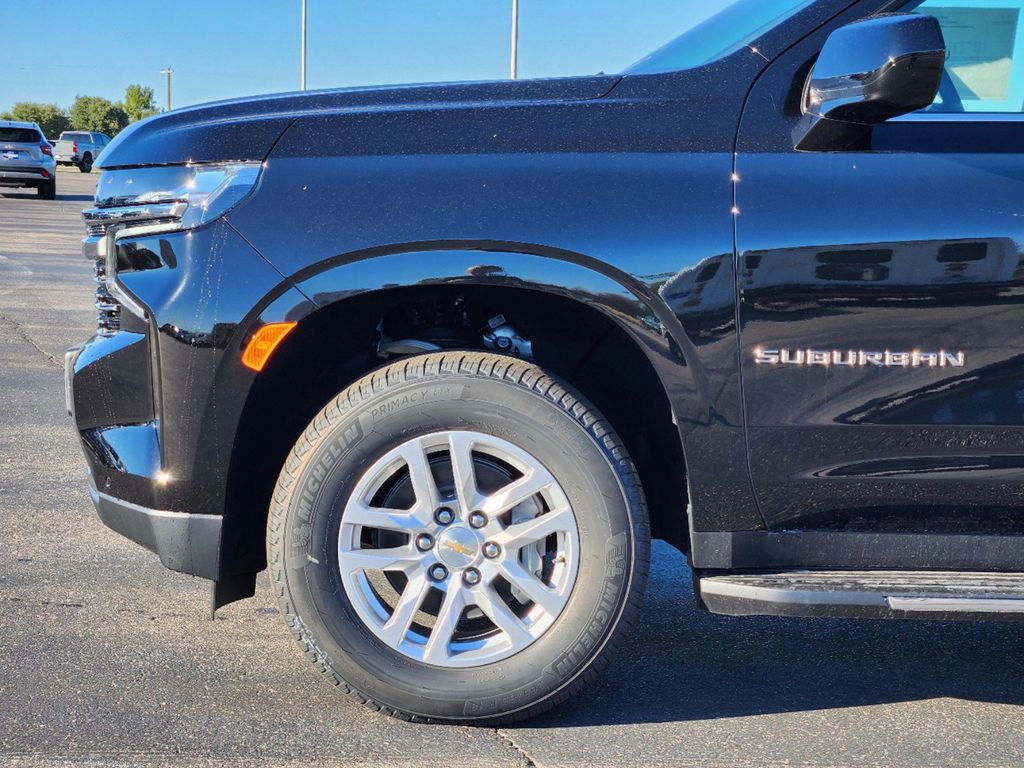 2024 Chevrolet Suburban LT 6