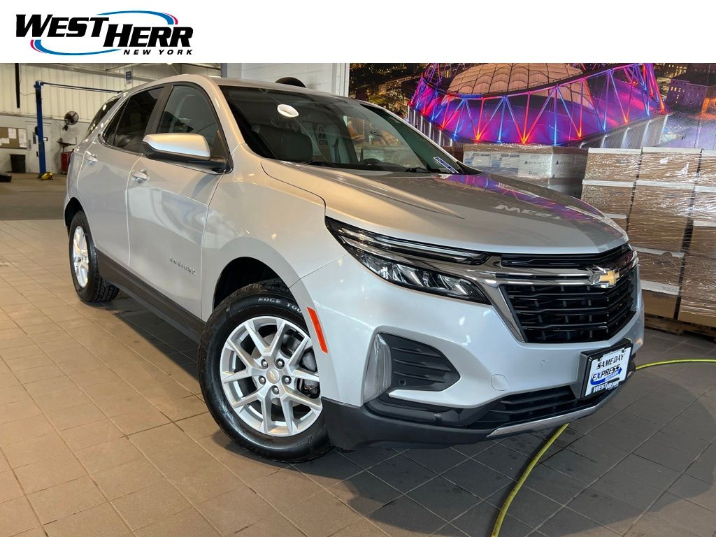 EQUINOX ソリッド Pre-Owned 2022 Chevrolet Equinox LT 4D Sport Utility in
