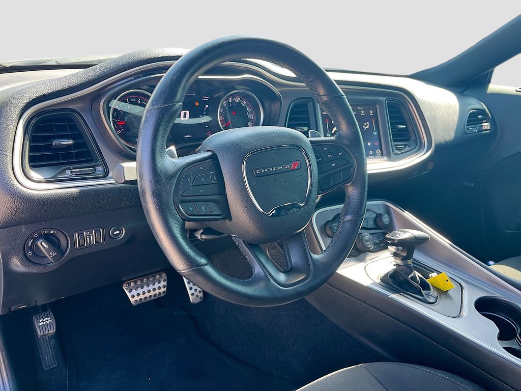 Used 2022 White Dodge R/T Scat Pack image 9