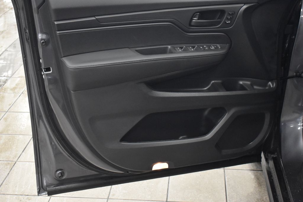 2025 Honda Odyssey EX-L 8