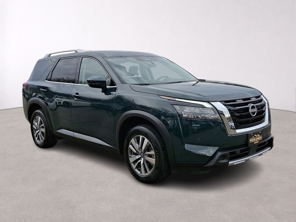 Gray (Gun Metallic) 2025 Nissan Pathfinder SL 4WD SUV / Crossover All-Wheel Drive 9-Speed Automatic