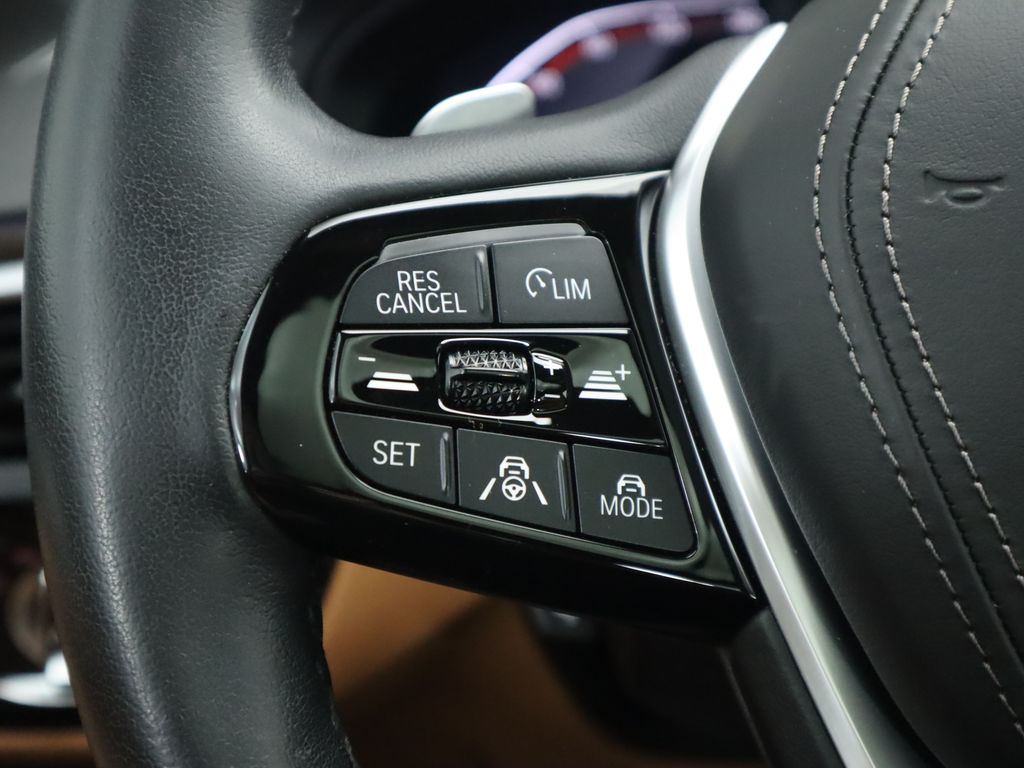 Thumbnail: 2022 BMW 5 Series - 11