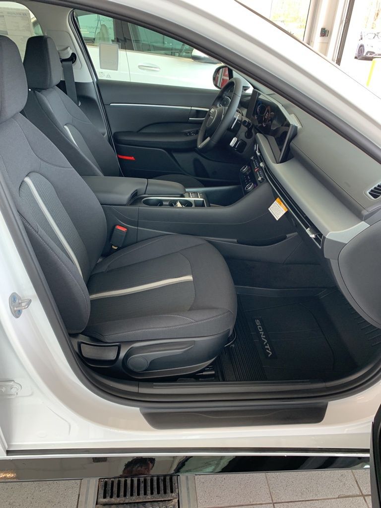 New 2026 White Hyundai SEL Sport image 13