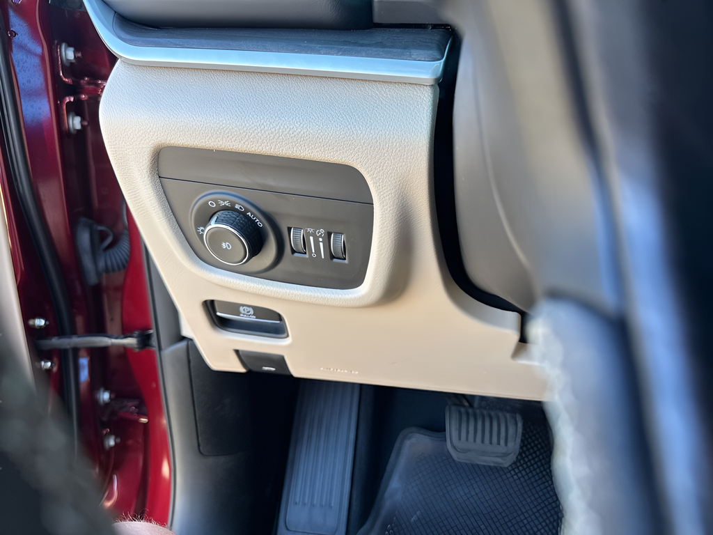 Used Car 2023 Jeep Grand Cherokee  Limited For Sale Under $30,000 In Austin, Texas