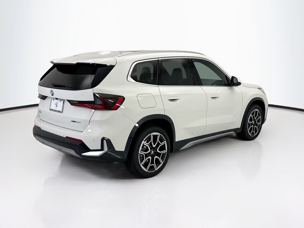 Thumbnail: 2026 BMW X1 - 5
