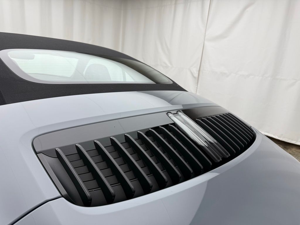 Thumbnail: 2023 Porsche 911 - 16
