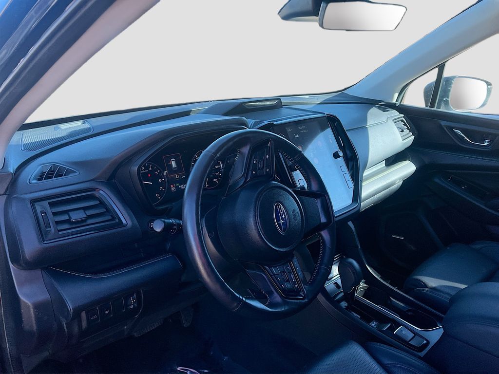 Used 2025 Black Subaru Onyx Edition Touring image 9