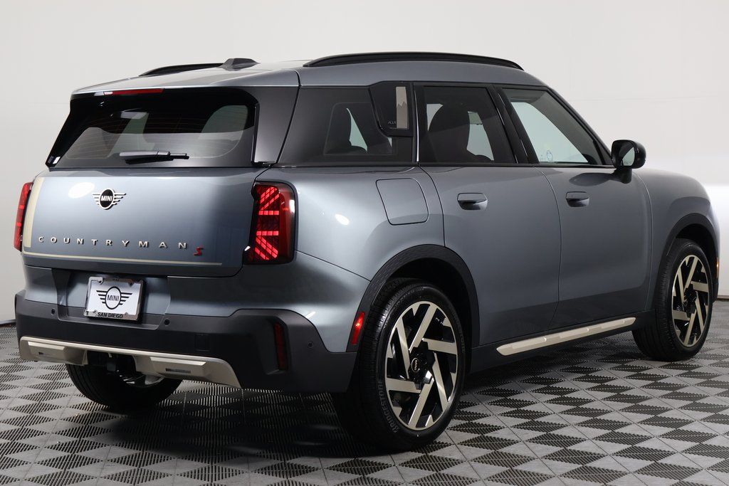 Thumbnail: 2027 MINI Cooper Countryman - 2