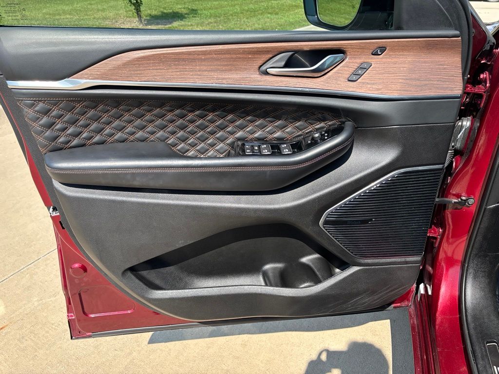Used 2023 Jeep Grand Cherokee SUV