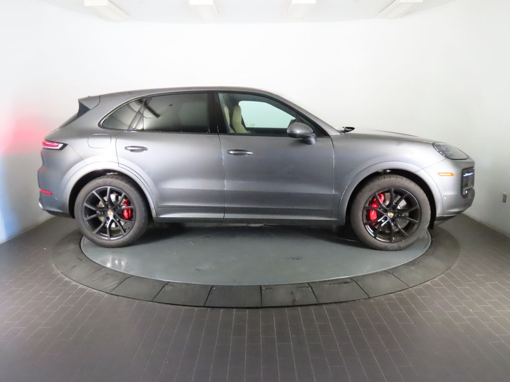 Thumbnail: 2026 Porsche Cayenne - 8