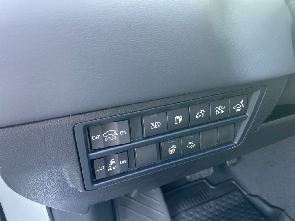 2025 Toyota Sequoia Platinum photo 42