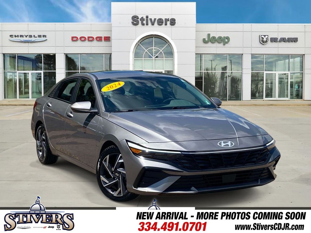 2024 Hyundai Elantra SEL FWD