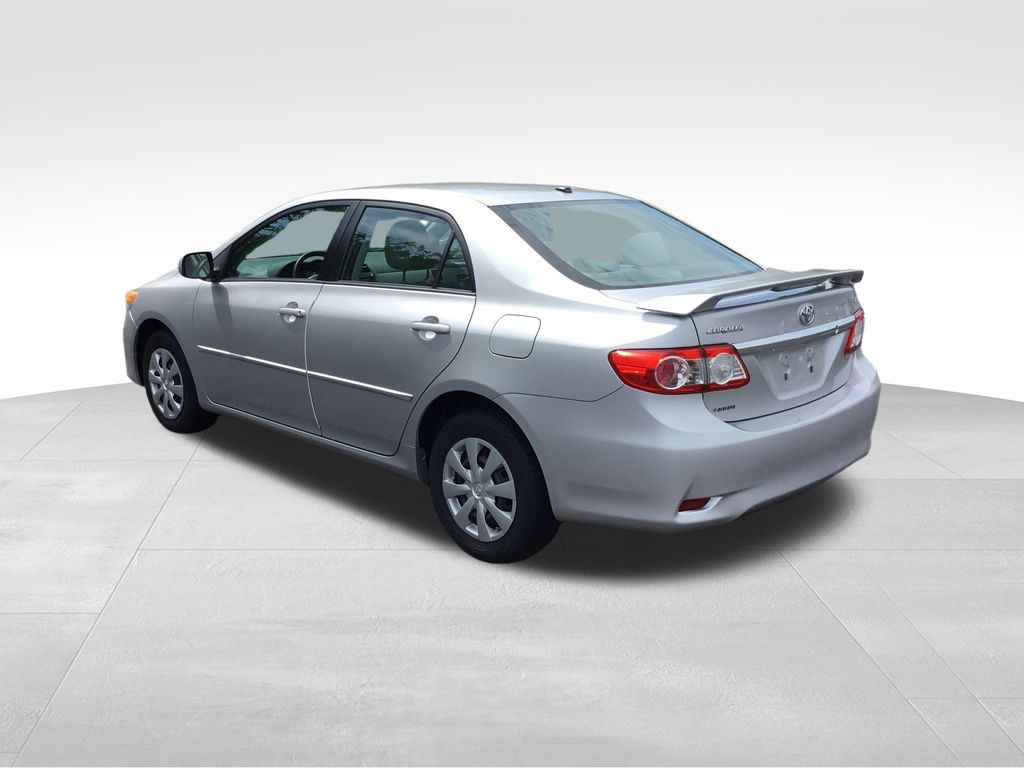 Thumbnail: 2011 Toyota Corolla - 4