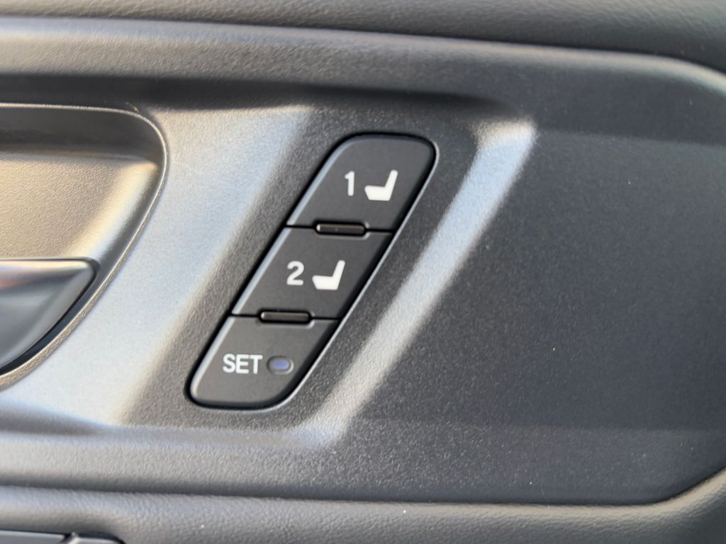 2024 Honda Accord Touring 28