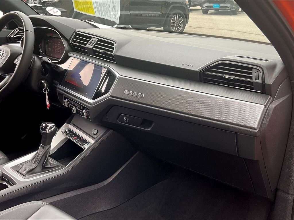 2025 Audi Q3 — photo 13