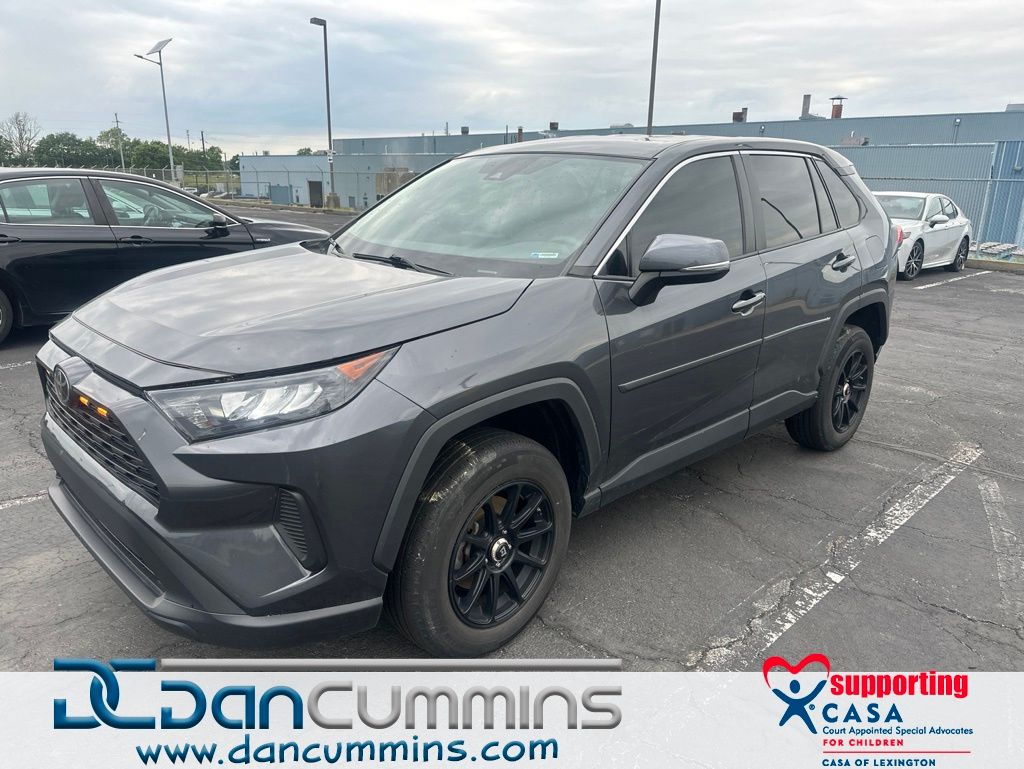  2022 Toyota RAV4 LE FWD   