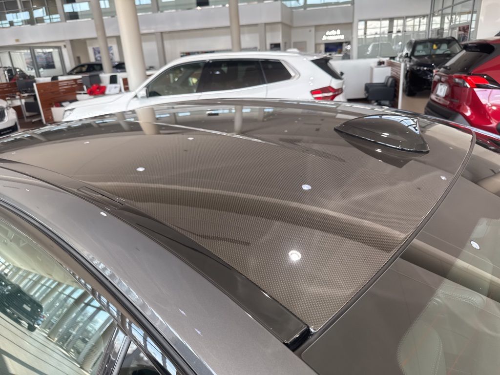 Thumbnail: 2022 BMW M5 - 10