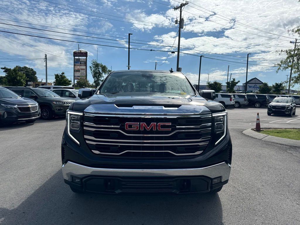 Used 2024 Black GMC SLT image 2