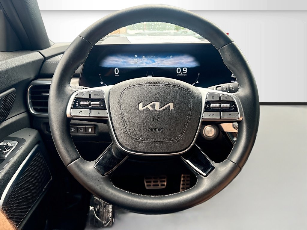 Used 2025 Black Kia SX X-Line image 11