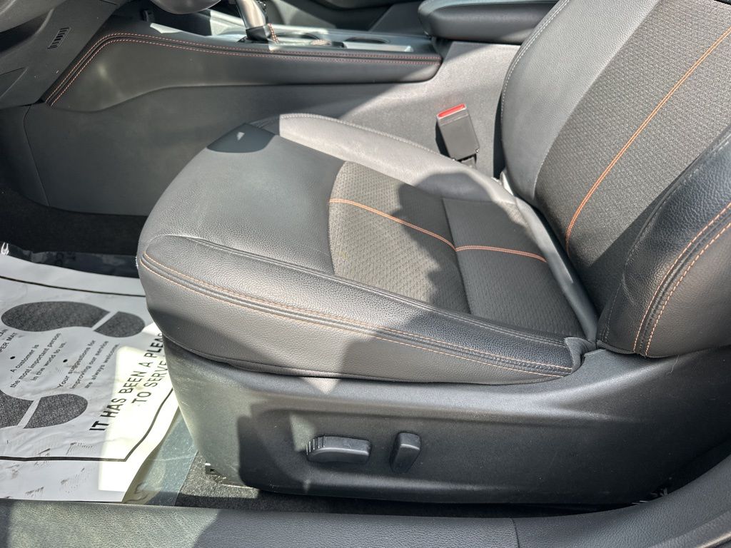 2022 Gun Metallic Nissan Altima 2.5 SR FWD Sedan