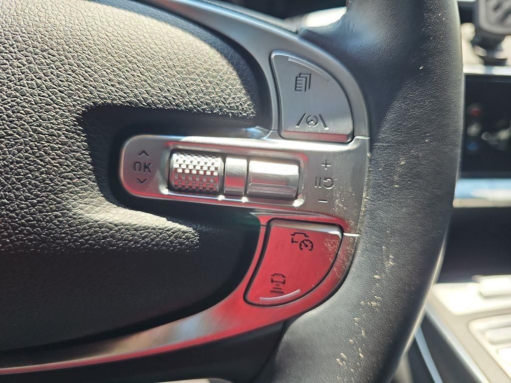 Used 2022 Red Genesis 2.5T image 18