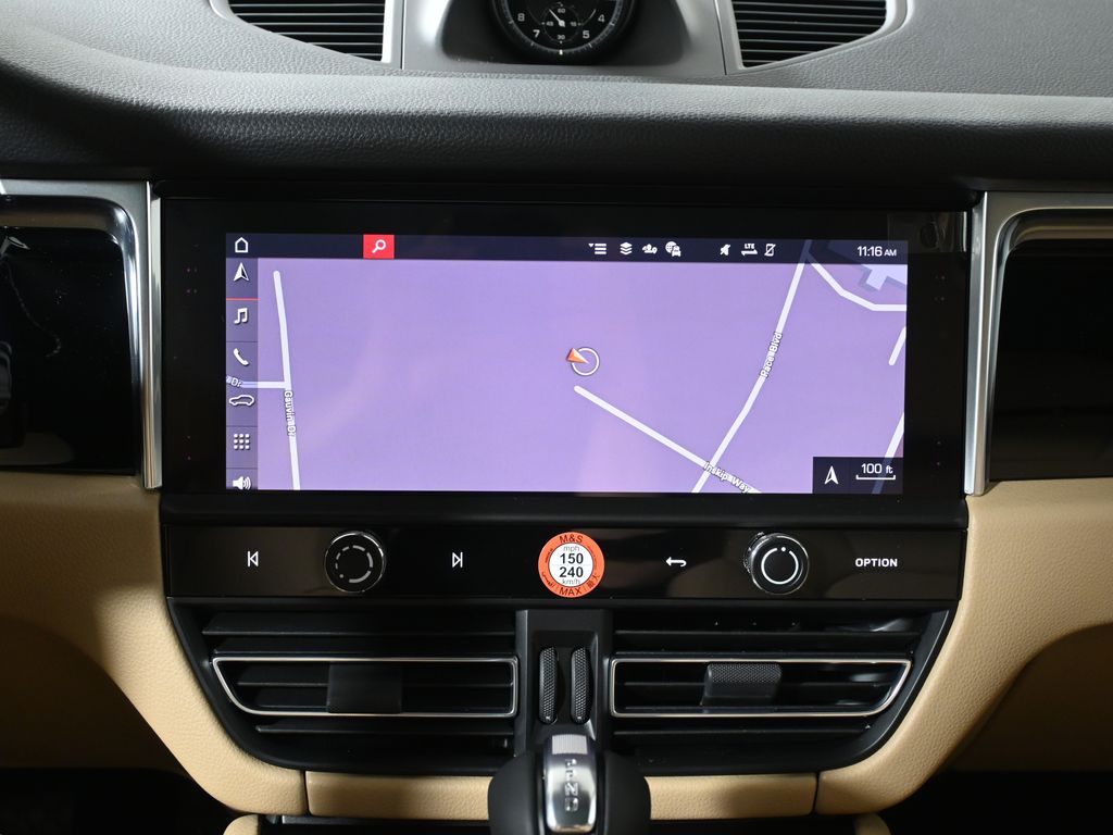 Thumbnail: 2026 Porsche Macan - 23