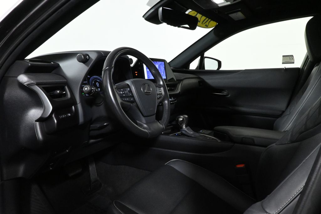 Thumbnail: 2024 Lexus UX - 15