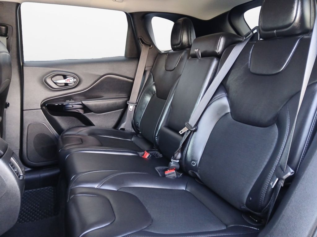Used Car 2019 Jeep Cherokee  Latitude Plus For Sale Under $12,000 In Austin, Texas