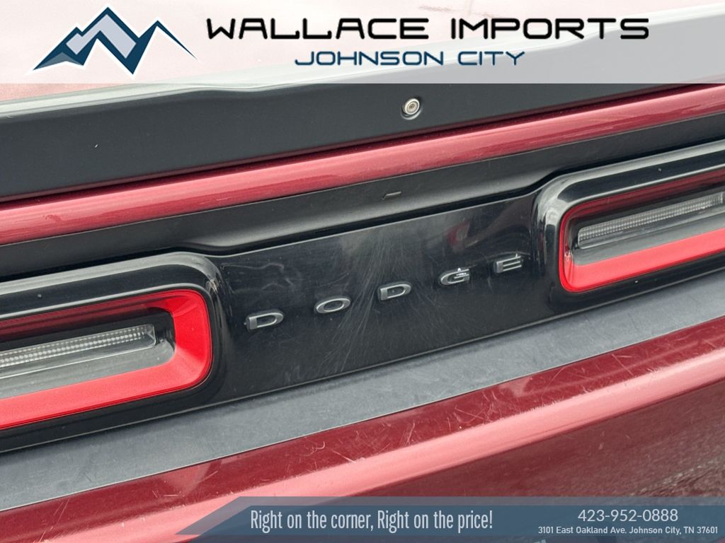 Octane Red Pearlcoat 2020 Dodge Challenger Coupe Rear-Wheel Drive 8-Speed Automatic